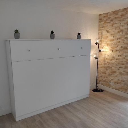 Charmant Studio Lumineux Avec Piscine Fréjus Exterior foto