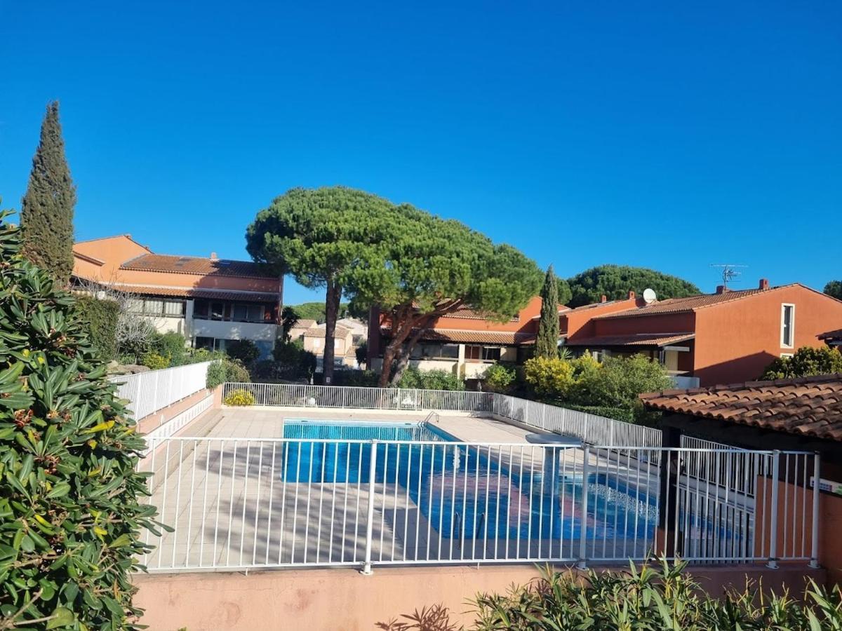Charmant Studio Lumineux Avec Piscine Fréjus Exterior foto