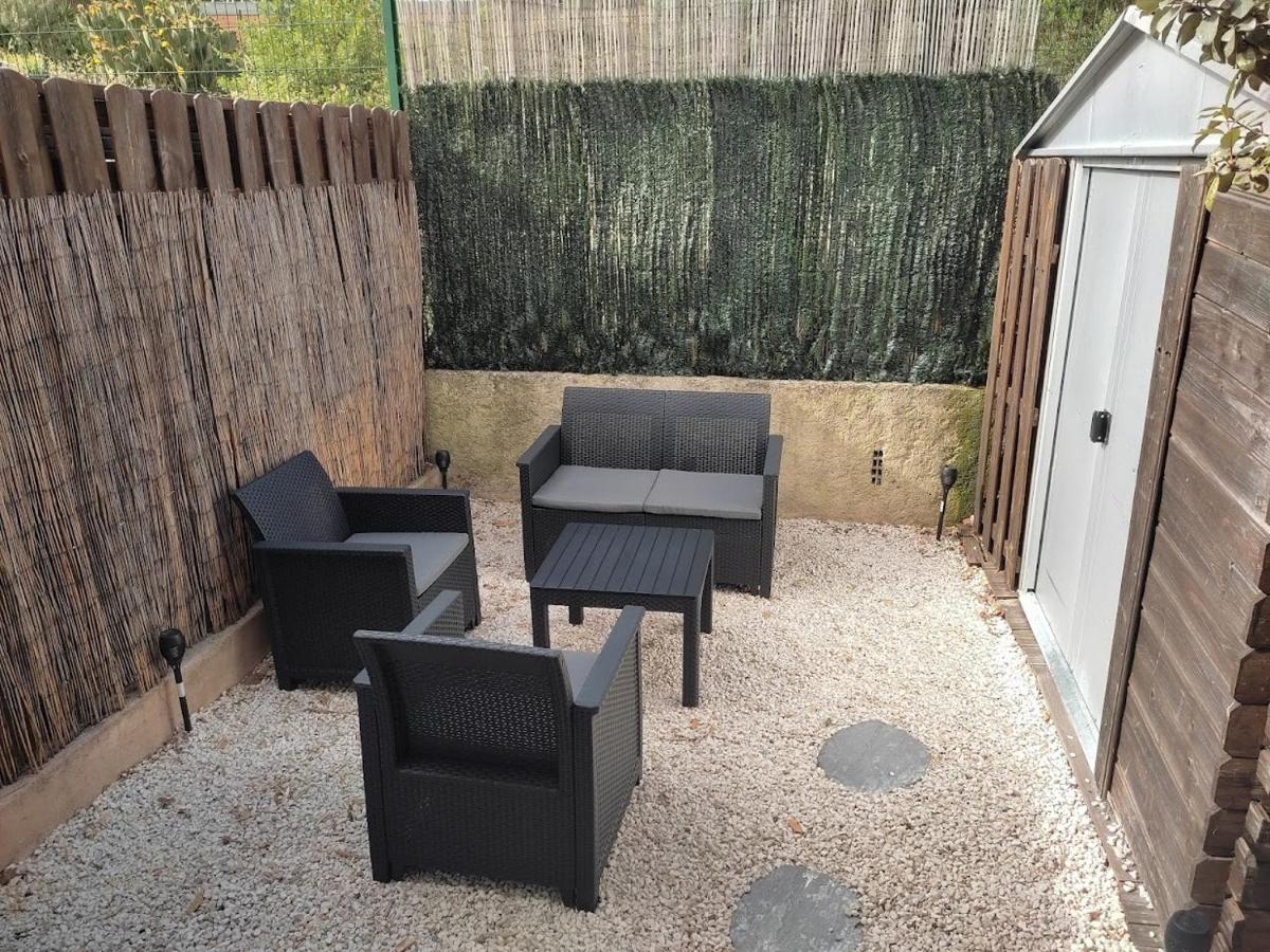 Charmant Studio Lumineux Avec Piscine Fréjus Exterior foto